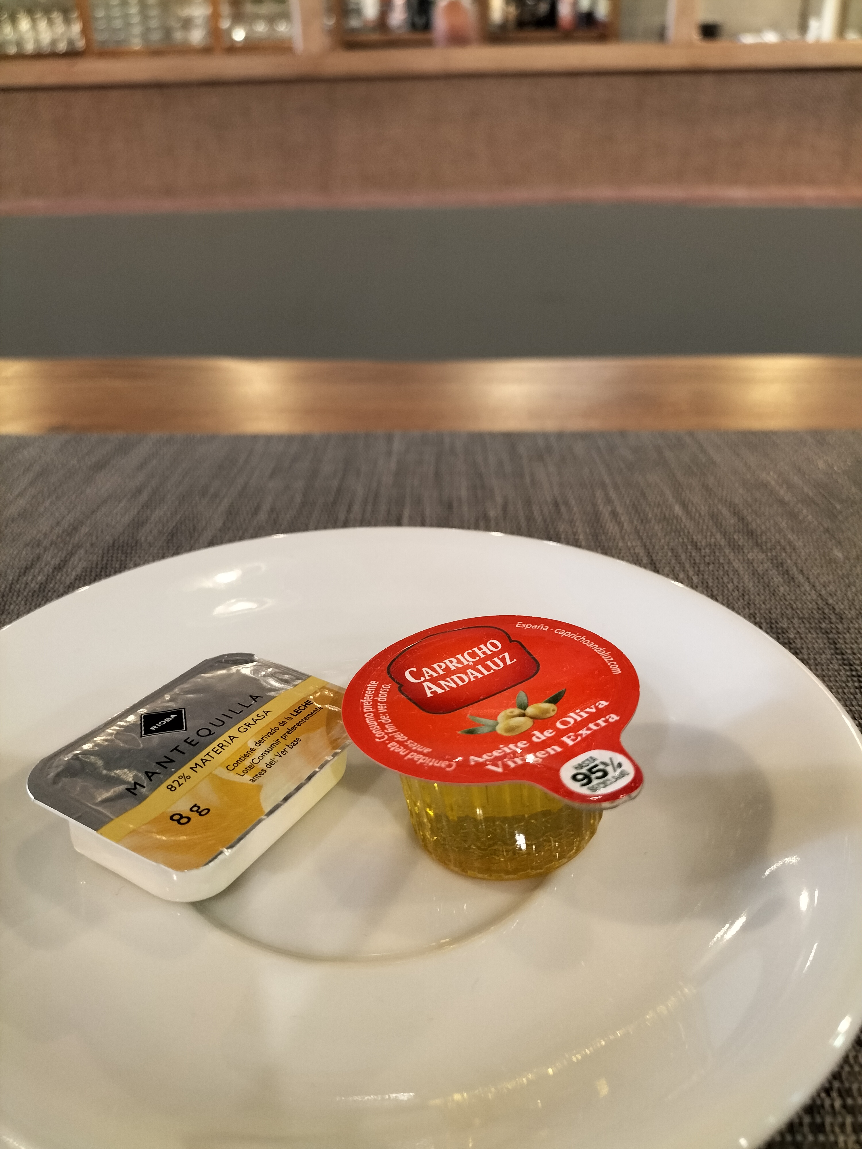 Butter / Olive Oil