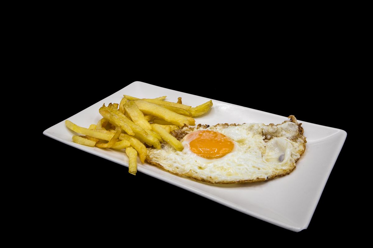 Fried egg with french fries