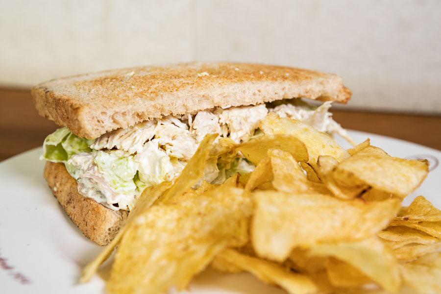 Chicken sandwich with soft mayonnaise