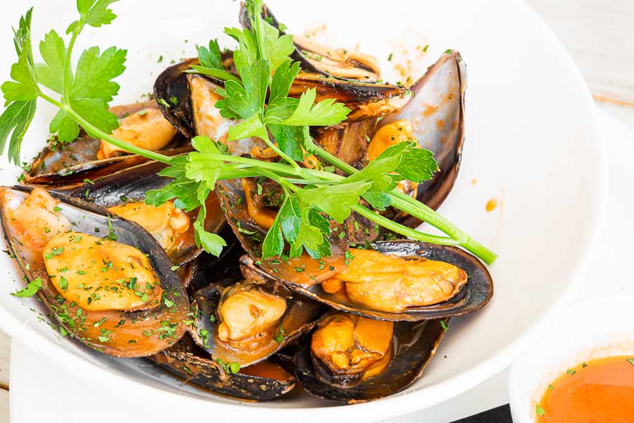 Mussels with seafood sauce