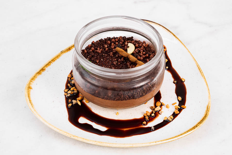 Chocolate mousse with chocolate powder