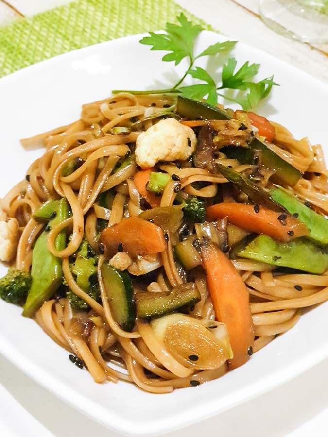 タイ風麺と野菜
