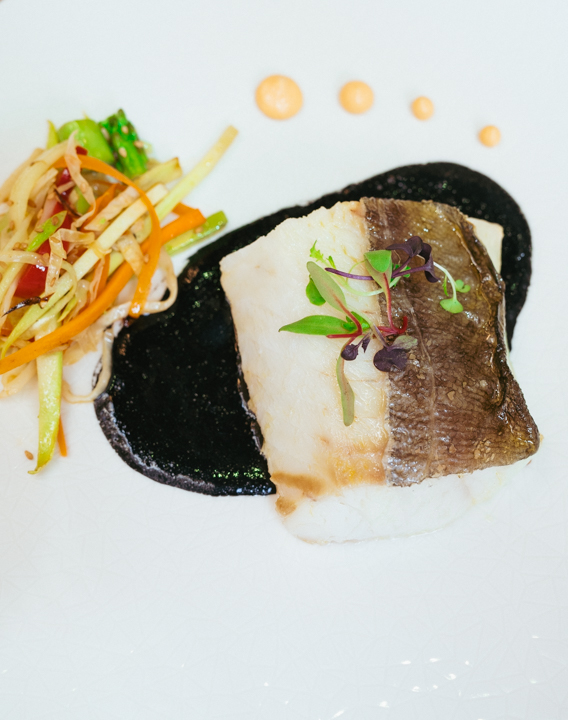 Cod loin cooked at 65º, seafood sauce gratin and vegetables 