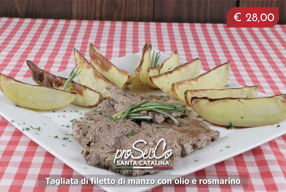 Beef sirloin tagliata with oil, rosemary and baked potatoes