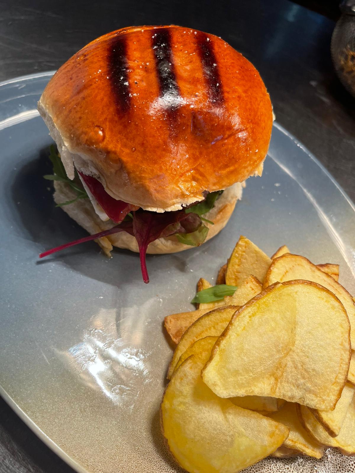 Retinta beef burger with piquillo pepper and fresh payoya goat cheese