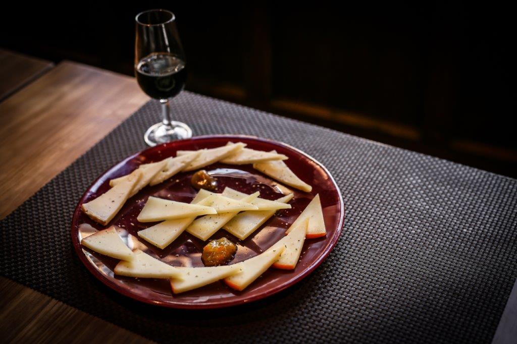 "La quesería", nuestros mejores quesos andaluces con confituras