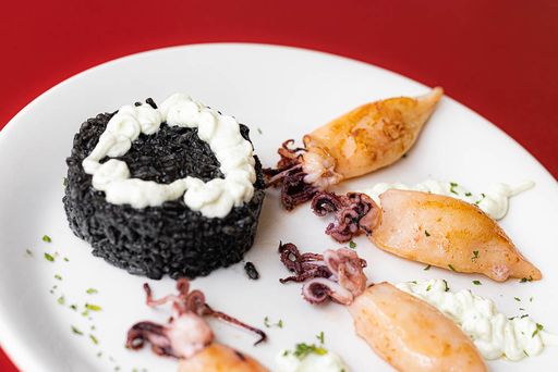 Black Rice with grilled squid amd garlic mayonnaise