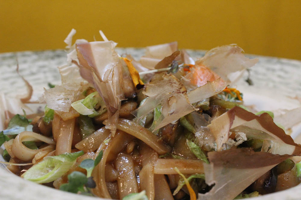 Rice noodles with thay-style prawns and katsoubushi flakes