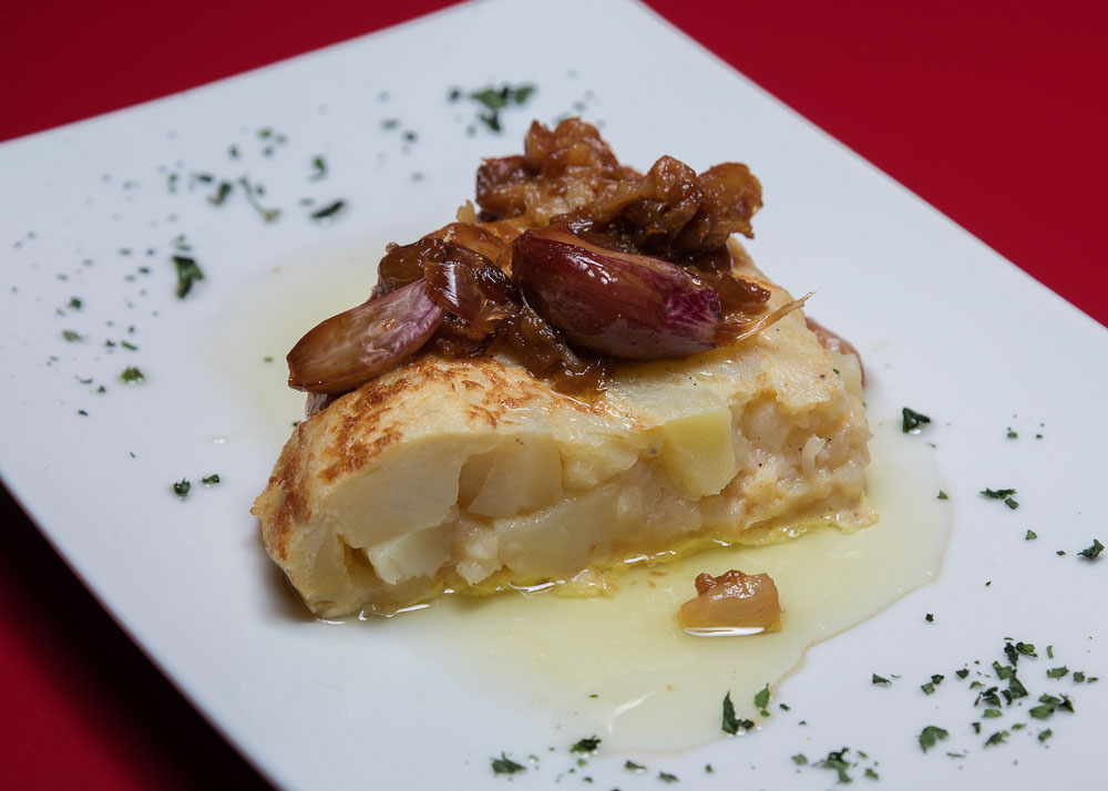 Spanish omelette with garlic and whisky sauce 