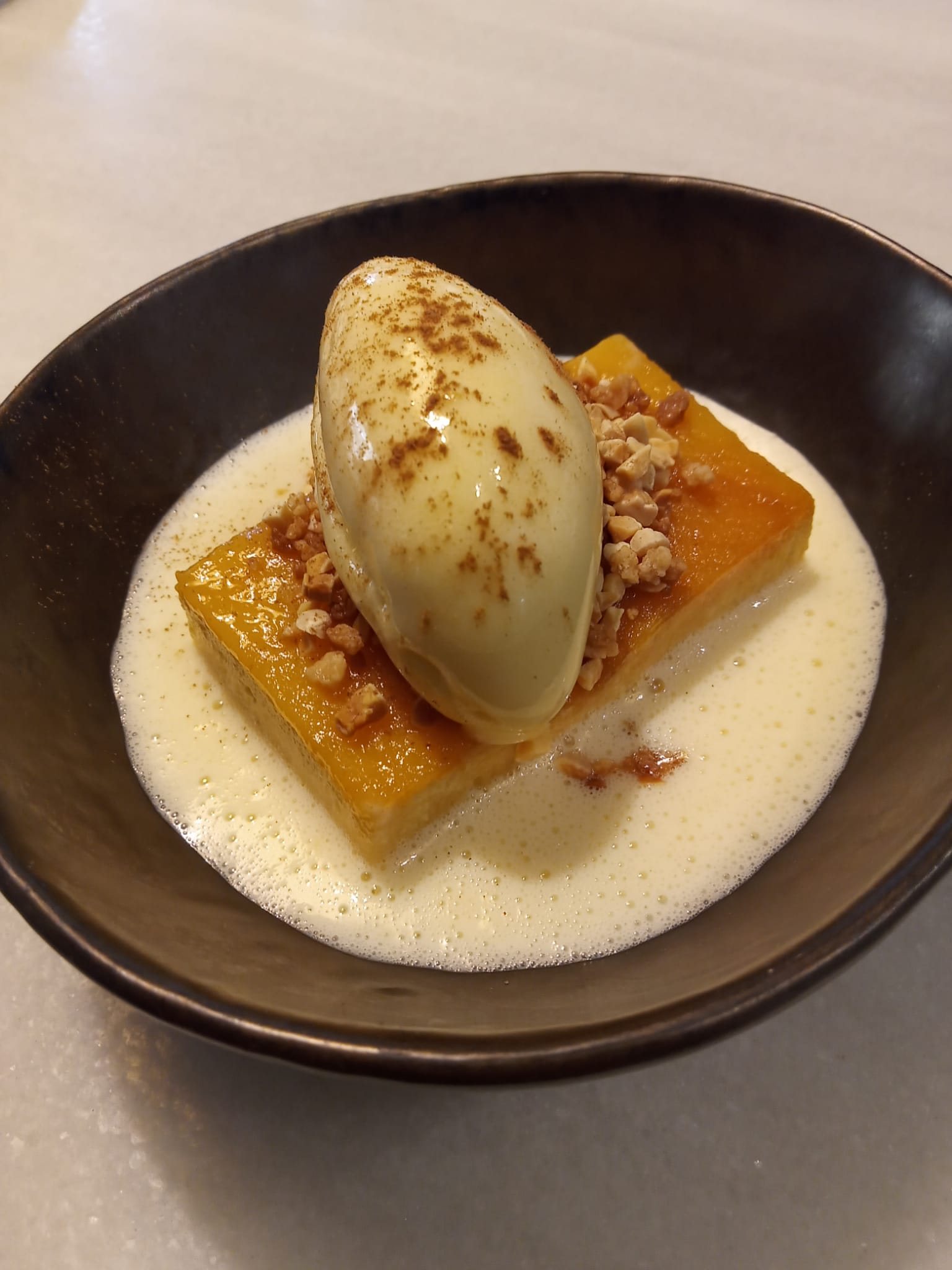 French toast with paparajote ice cream and English cream