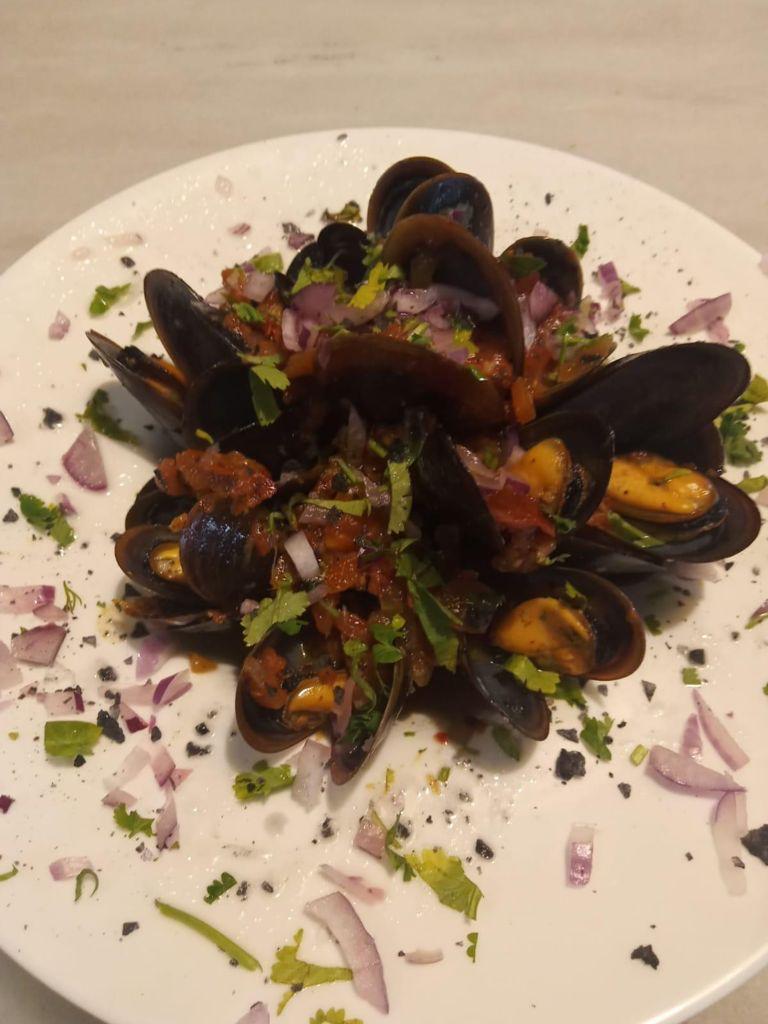 Chili-hot mussels
