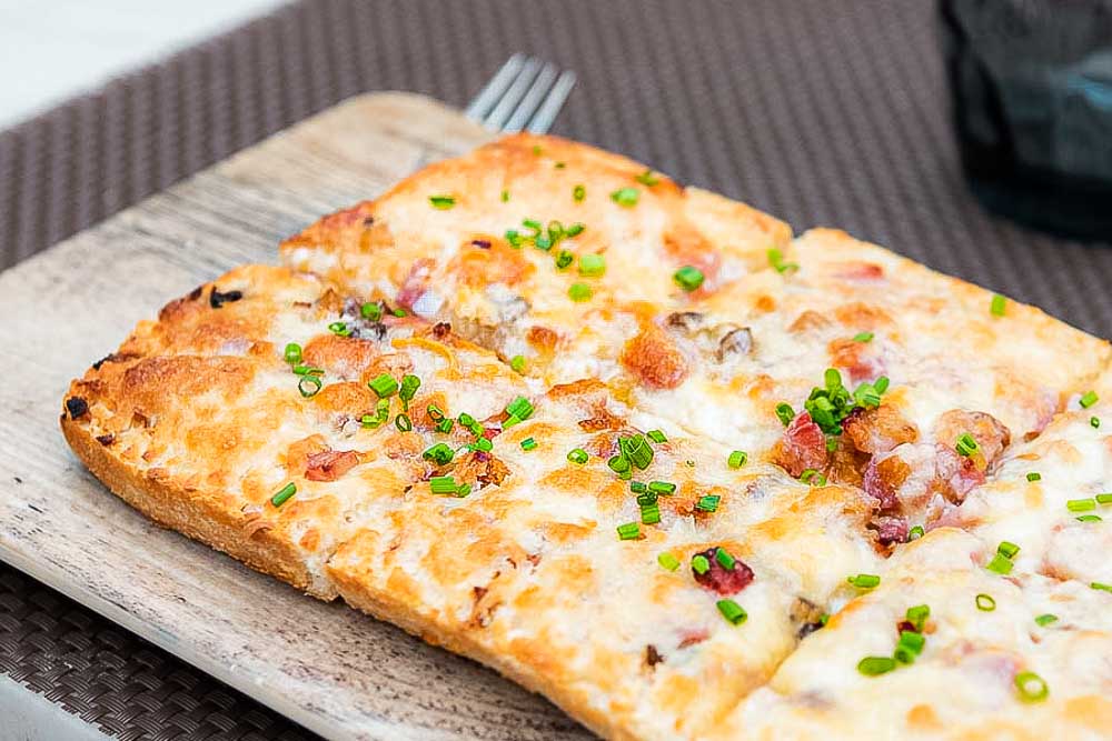 Pizzeta de Jamon y queso o corbonara o atun y queso