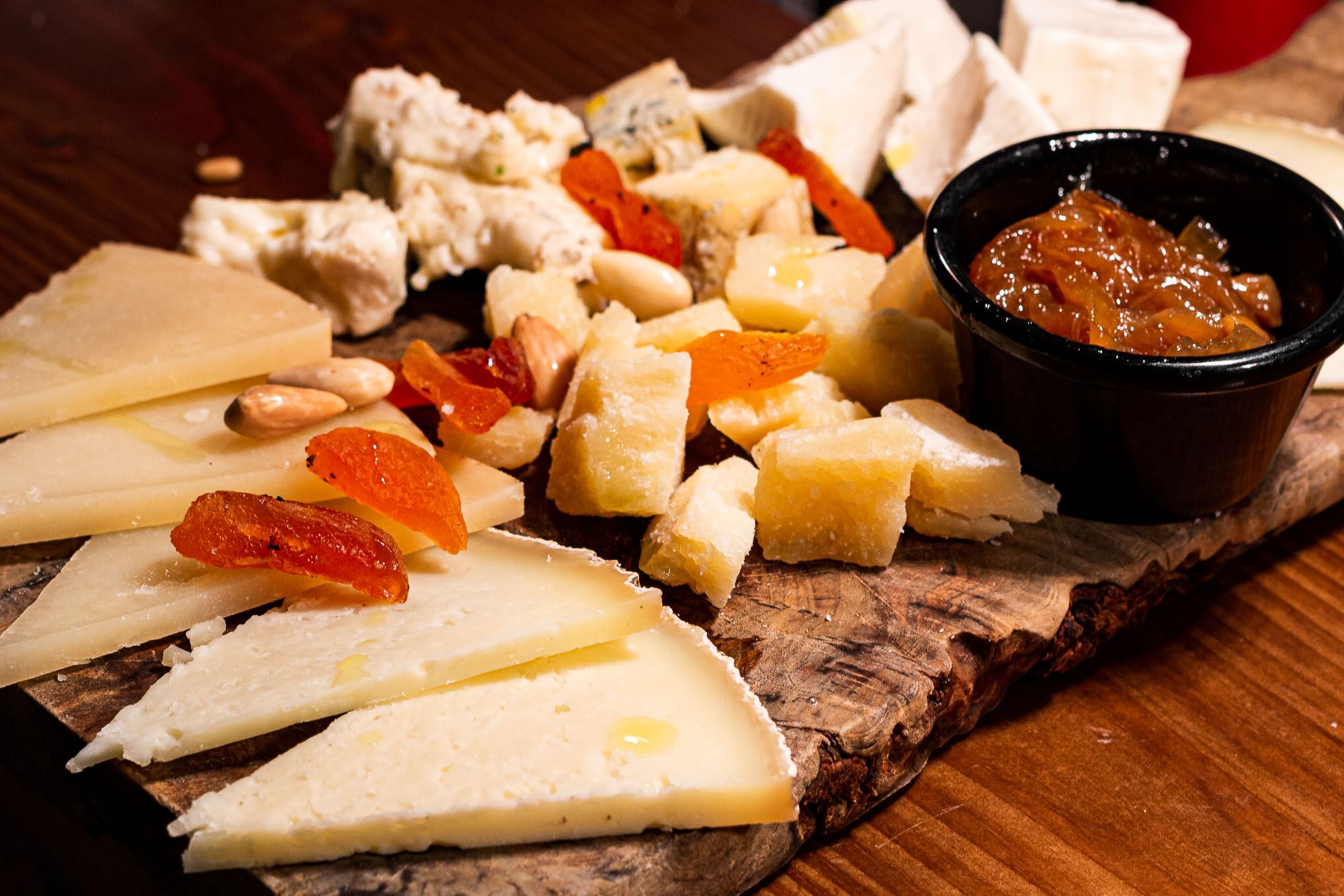 Selection of cheeses from Extremadura with quince, nuts and special breads: