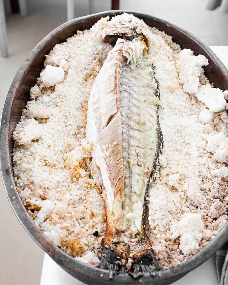 Baked fish in salt (500g)